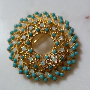 Vintage Sarah Coventey Wreath Brooch